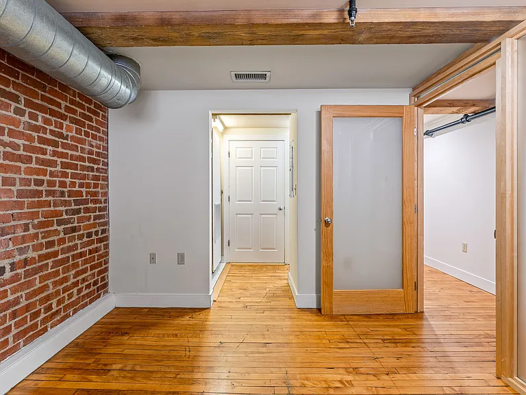 Cigar Lofts — Photo 31