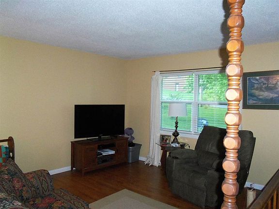 4th image of 2813 Mountain View Dr SE