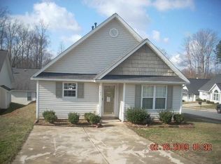 1504 Blue Topaz Ct, Charlotte, NC 28216
