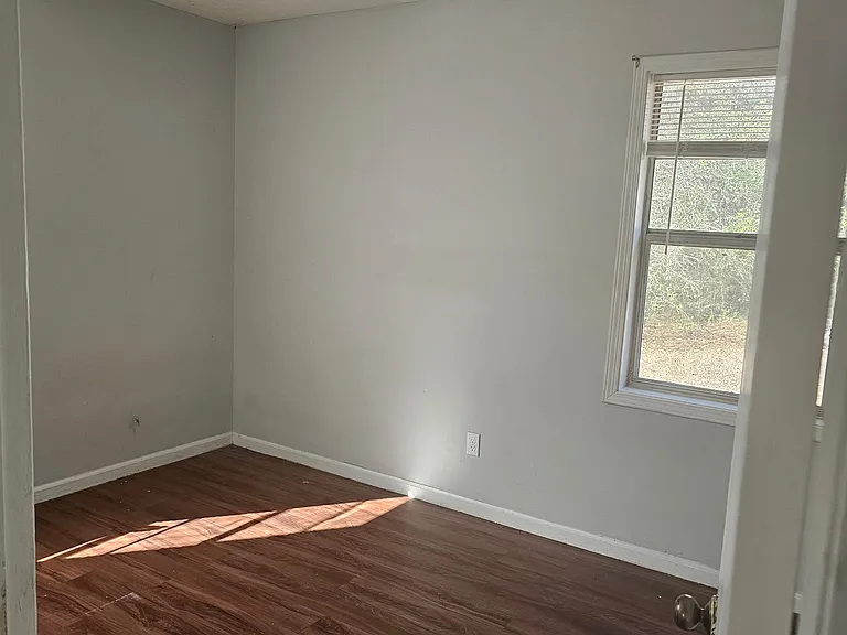 604 Buford Dr — Photo 5
