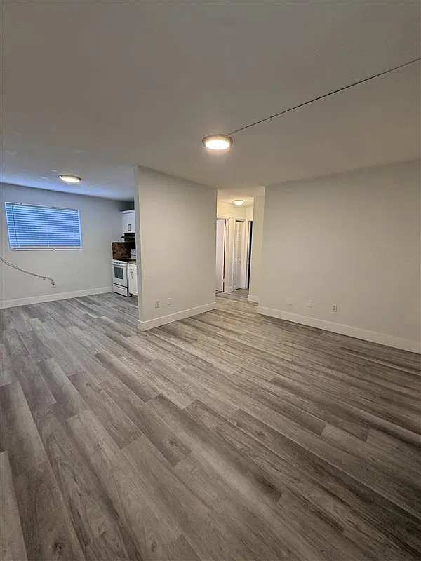 2 bed, 750 sqft, $2,000 — Photo 3