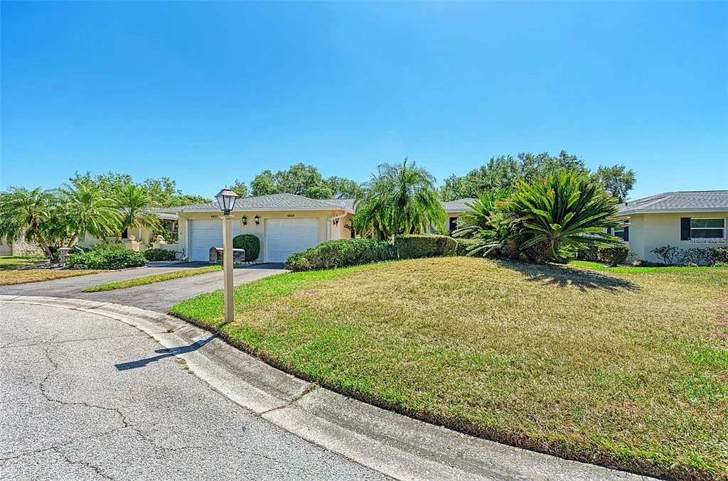 2 bed, 2.0 bath, 1708 sqft, $2,100 — Photo 3
