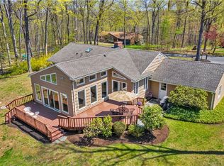 108 Crestwood Rd, Bethany, CT 06524