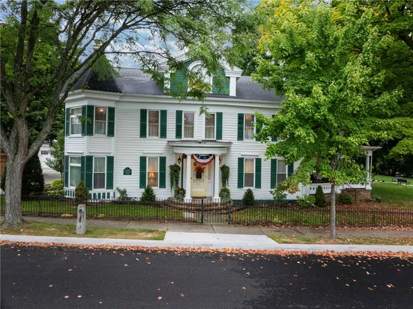16 Shethar St, Hammondsport, NY 14840