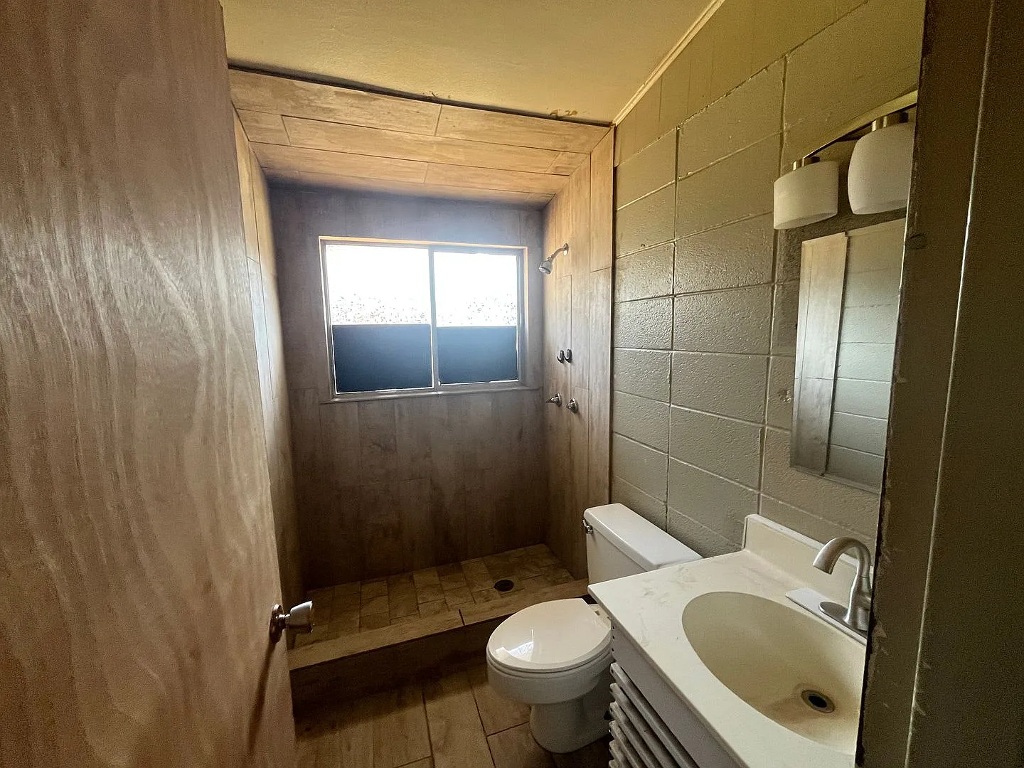 2 Br 1 Bath With Central Hvac — Photo 4