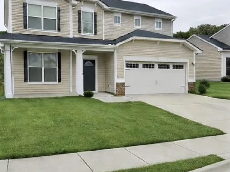 101 Red Bird Dr — Photo 1
