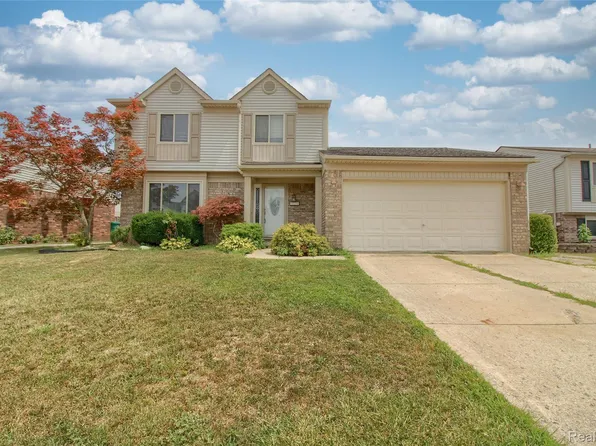 22171 Knollwood Dr, Brownstown, MI 48134