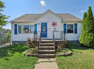 506 6th St, Fairport Harbor, OH 44077