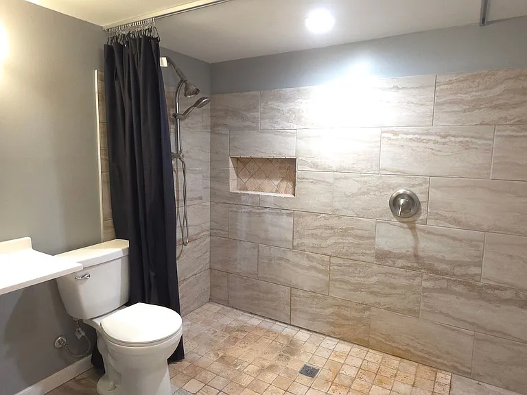 736 Jamie Way NE — Photo 10