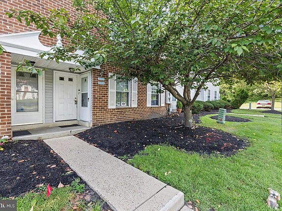 2nd image of 1307 Huntingdon Mews