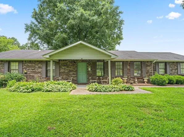 1861 New Center Rd, Hartselle, AL 35640