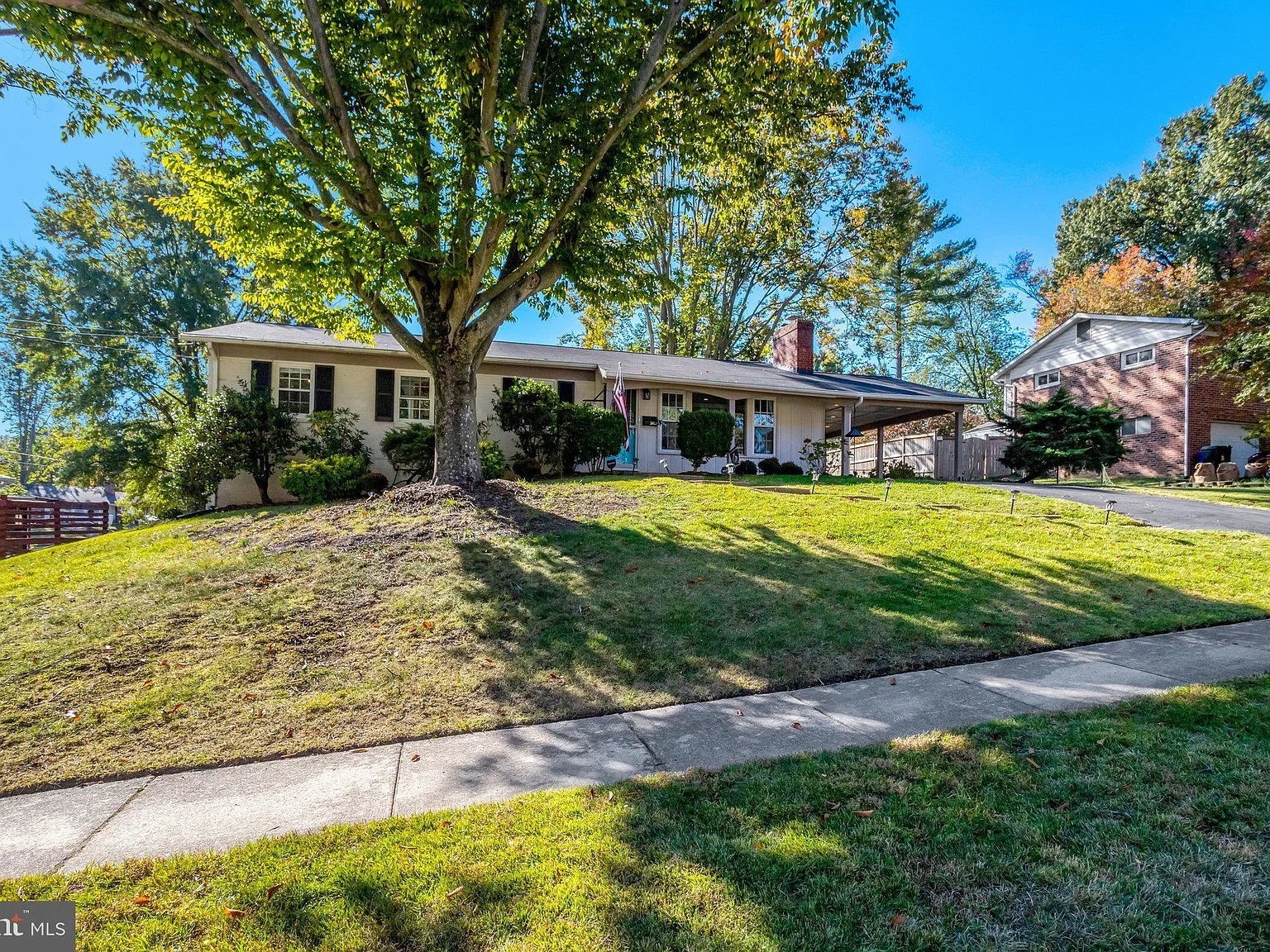 4 bed, 2.0 bath, 1323 sqft, $3,995 — Photo 3