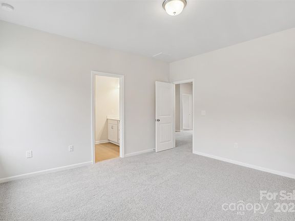 5th image of 2198 Catawba Trace Dr