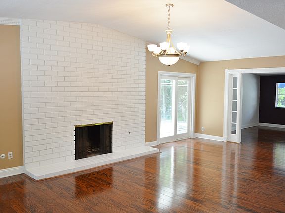 5th image of 15866 Falconrim Dr
