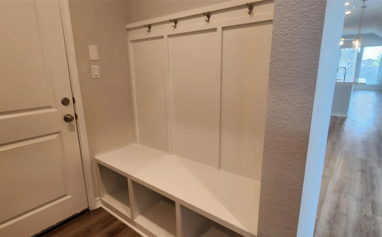 3 bed, 2.5 bath, 1621 sqft, $2,299 — Photo 4