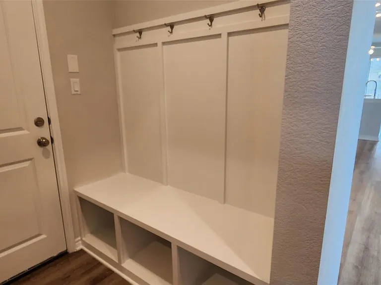 408 Los Olives Ln — Photo 6