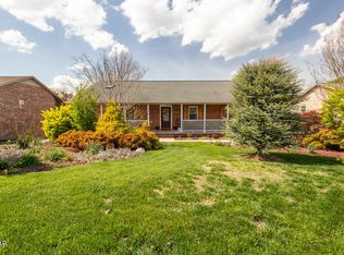 2119 Raulston View Dr, Maryville, TN 37803