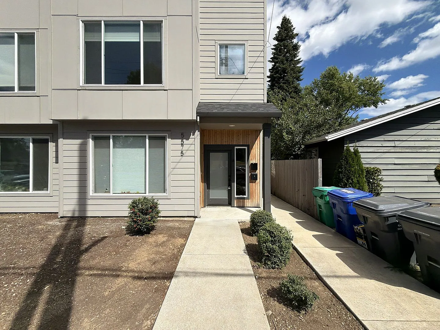 Wonderful Modernized 4-bedroom, 3-bath Home in North Portland! — Photo 2