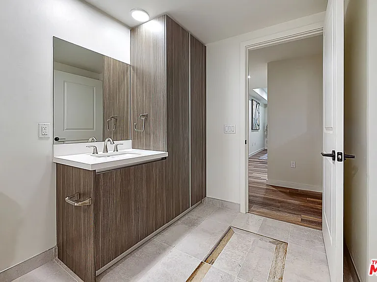 1070 S Bedford St #402 — Photo 17