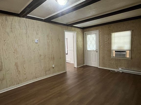 3rd image of 1171 Montrose Ave SE #A
