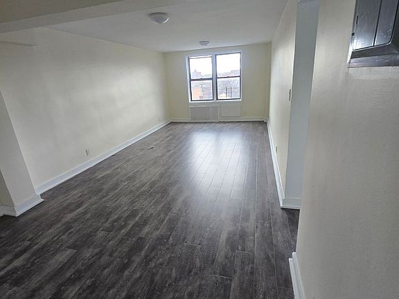 2nd image of 4140 Denman St APT 4P