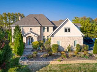 5916 Whiting Dr, McHenry, IL 60050