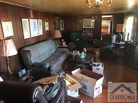 2nd image of 726 Washington Rd