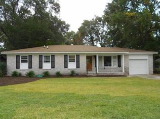 1050 Honeysuckle Ln, Charleston, SC 29412