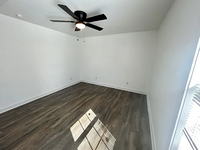 703 E Mount Vernon St #F — Photo 7