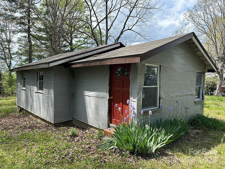 1st image of 54 Maxwell Dr