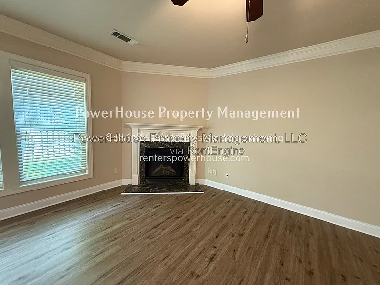 1045 Township Cir — Photo 8