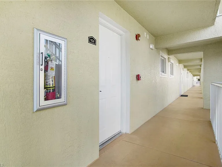 8271 Key Royal Cir #924 — Photo 27
