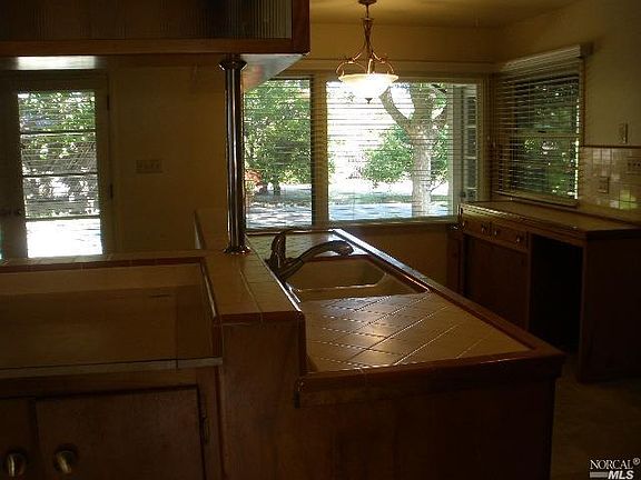 4th image of 237 N Orchard Ave