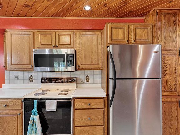 5th image of 1060 LAKEWOOD LANE