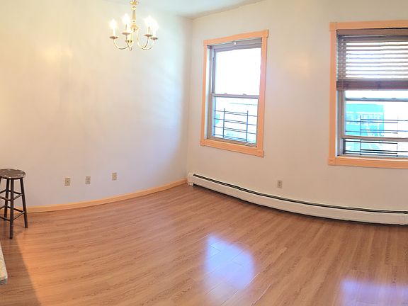 4th image of 326 Palmetto St #2