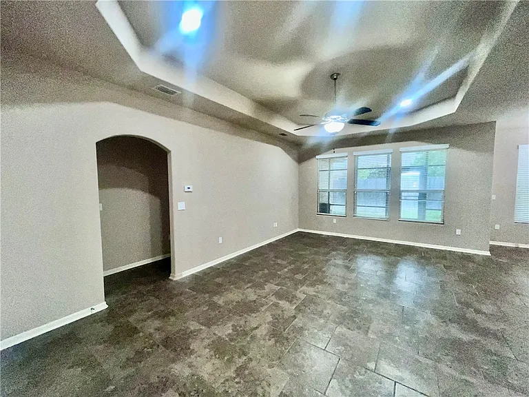 2113 Anacua St — Photo 10