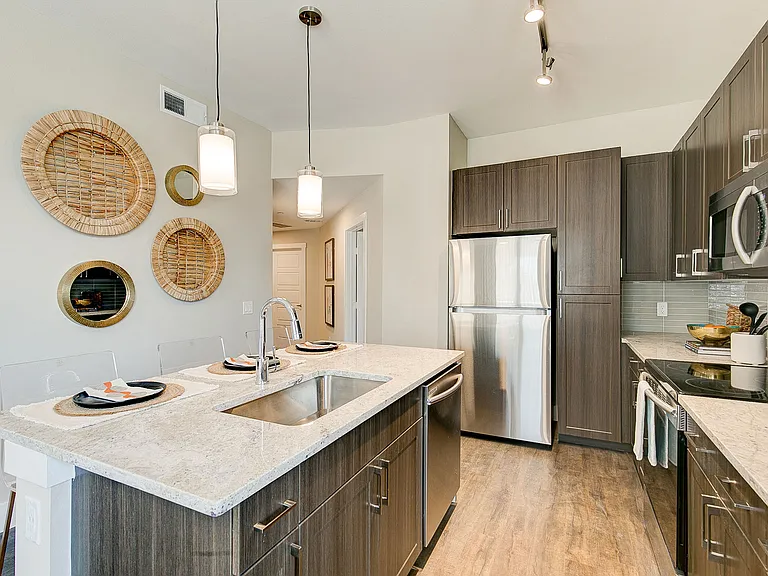 35 West at Champions Circle Apartments — Photo 14
