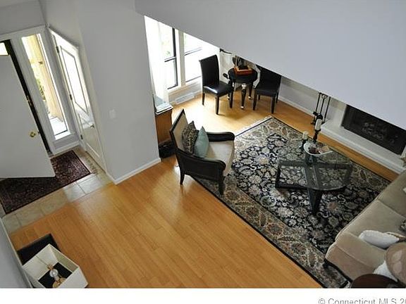 4th image of 44 Byron Dr #44