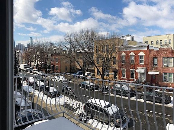 4th image of 3519 33rd St APT 3