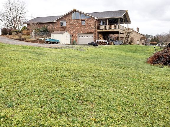 5th image of 169 Ellen Dr