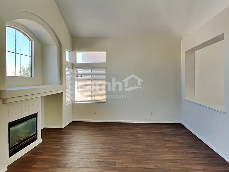8100 Kentshire Dr — Photo 7