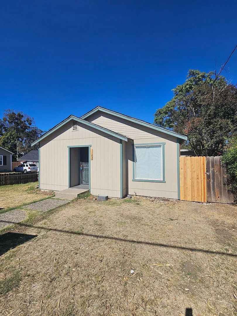 Newly Remodeled 2 Bedroom Home with Bonus Room! — Photo 1