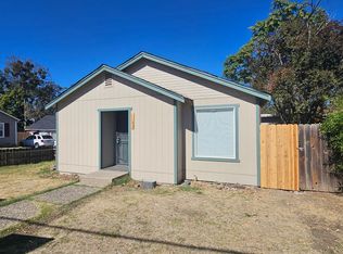 1122 W 11th St, Medford, OR 97501