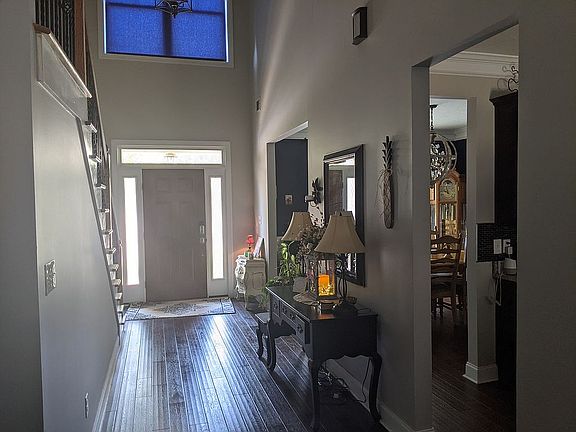 2nd image of 267 Loudoun Dr