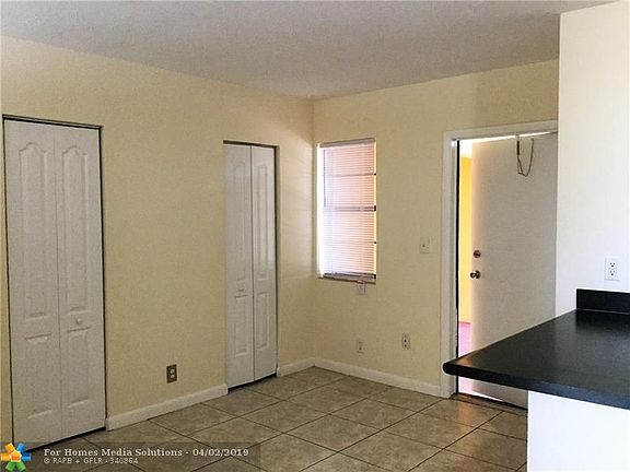 3rd image of 4051 N Dixie Hwy APT 3