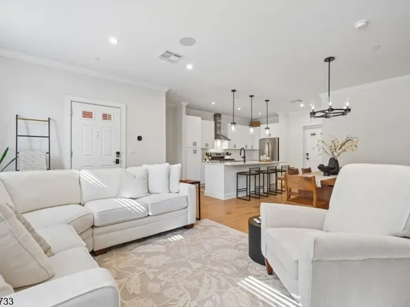 9 Farrand St, Bloomfield Twp., NJ 07003