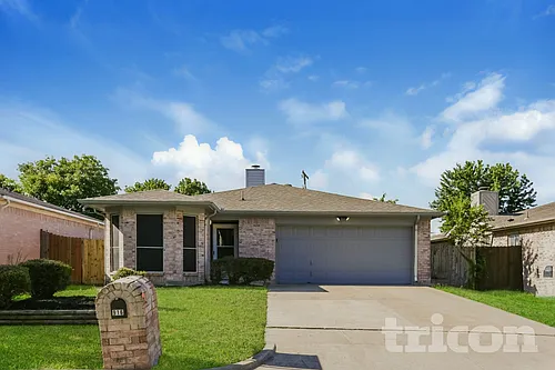 916 Ashmount Ln Photo 1