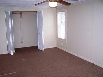 5th image of 160 Thompson Ln