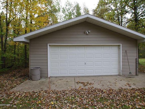 4th image of 2605 Parkers Lake Rd NE