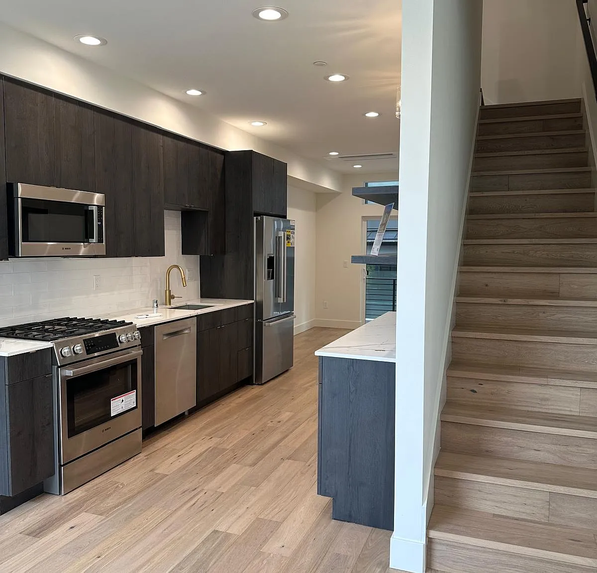 3 bed, 1455 sqft, $4,200 — Photo 2
